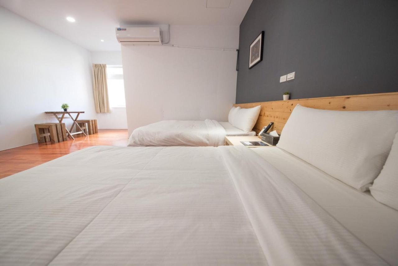 Deer Traveler Hostel Yuchi Exterior foto